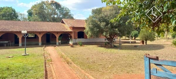 Fazenda de 70 hctares em Curvelo-MG, banhada por riacho