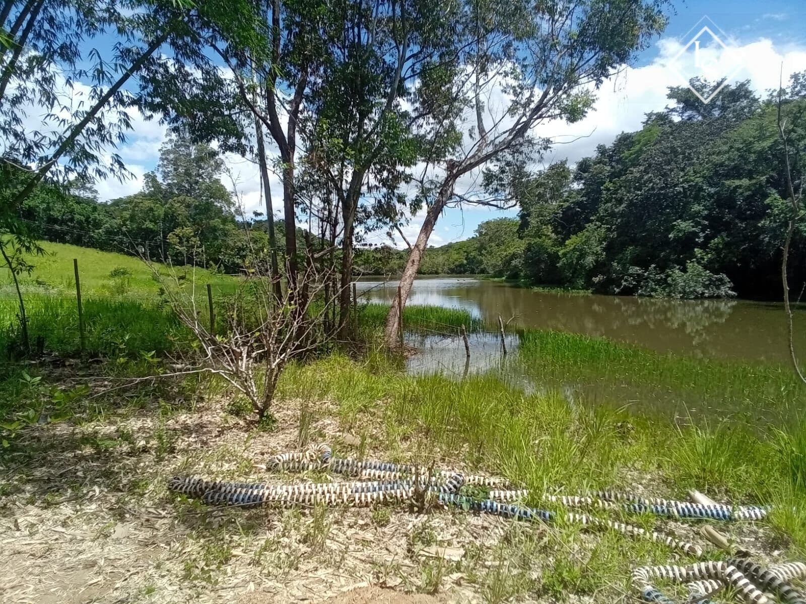 Terreno 1.650m2 em Condomínio Rural dentro de Lagoa Santa. com muita área verde e lagoa para pesca