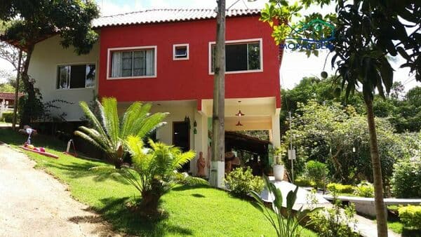 SITIO em Jaboticatubas-MG de 5 hectares todo formado, com 4 casas, lago, lazer completo. Perfeito pra pousada