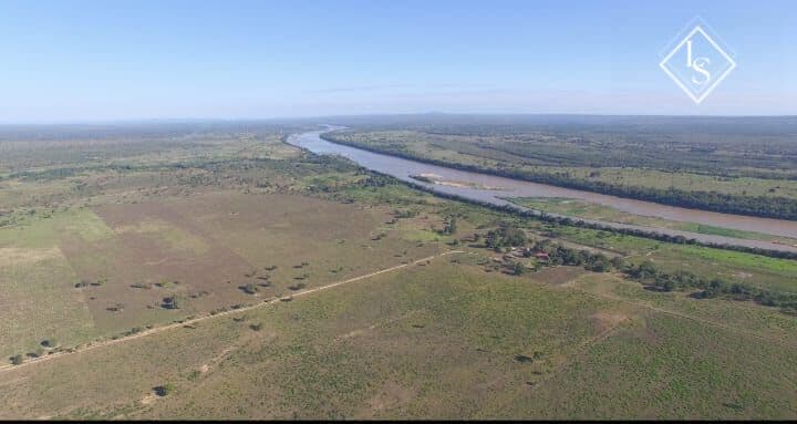 FAZENDA de 514 hectare Buritizeiro, as margens do Rio São Francisco, plana e formada