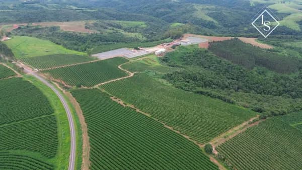 Fazenda/Sítios/Chácaras em Augusto de Lima - Centro