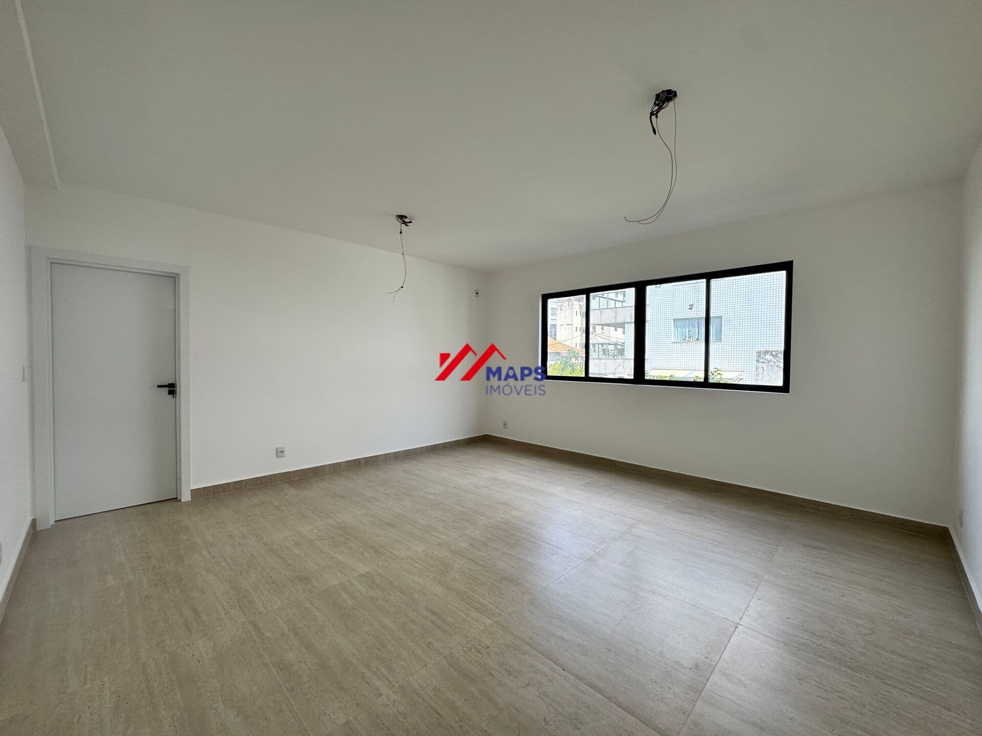 Apartamento com três quartos, suíte e duas vagas de garagem no bairro Cidade Nova - Belo Horizonte/MG.