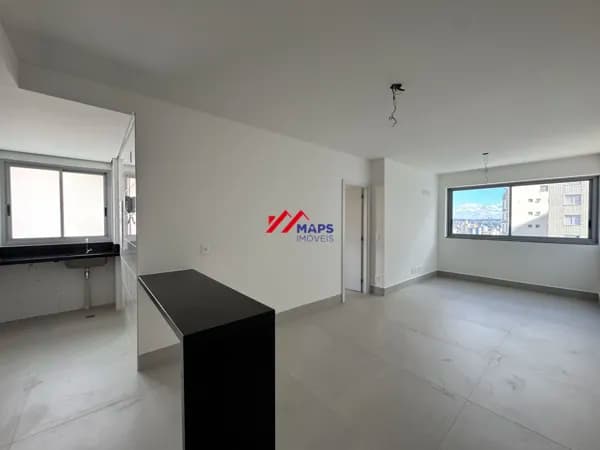Apartamento à venda com três quartos, suíte e duas vagas de garagem no bairro Sagrada Família - Belo Horizonte/MG.