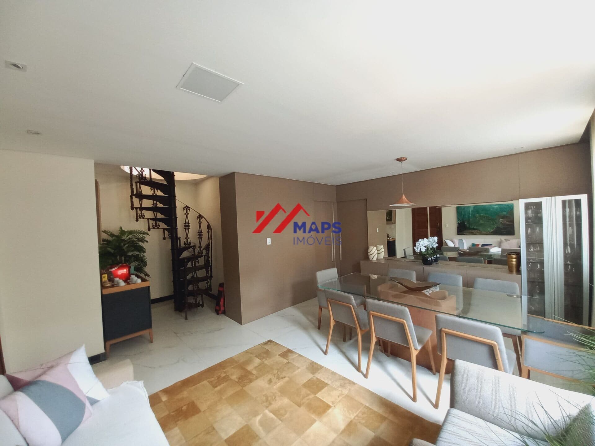 Cobertura com três quartos, suíte no bairro Sagrada Família - Belo Horizonte/MG.