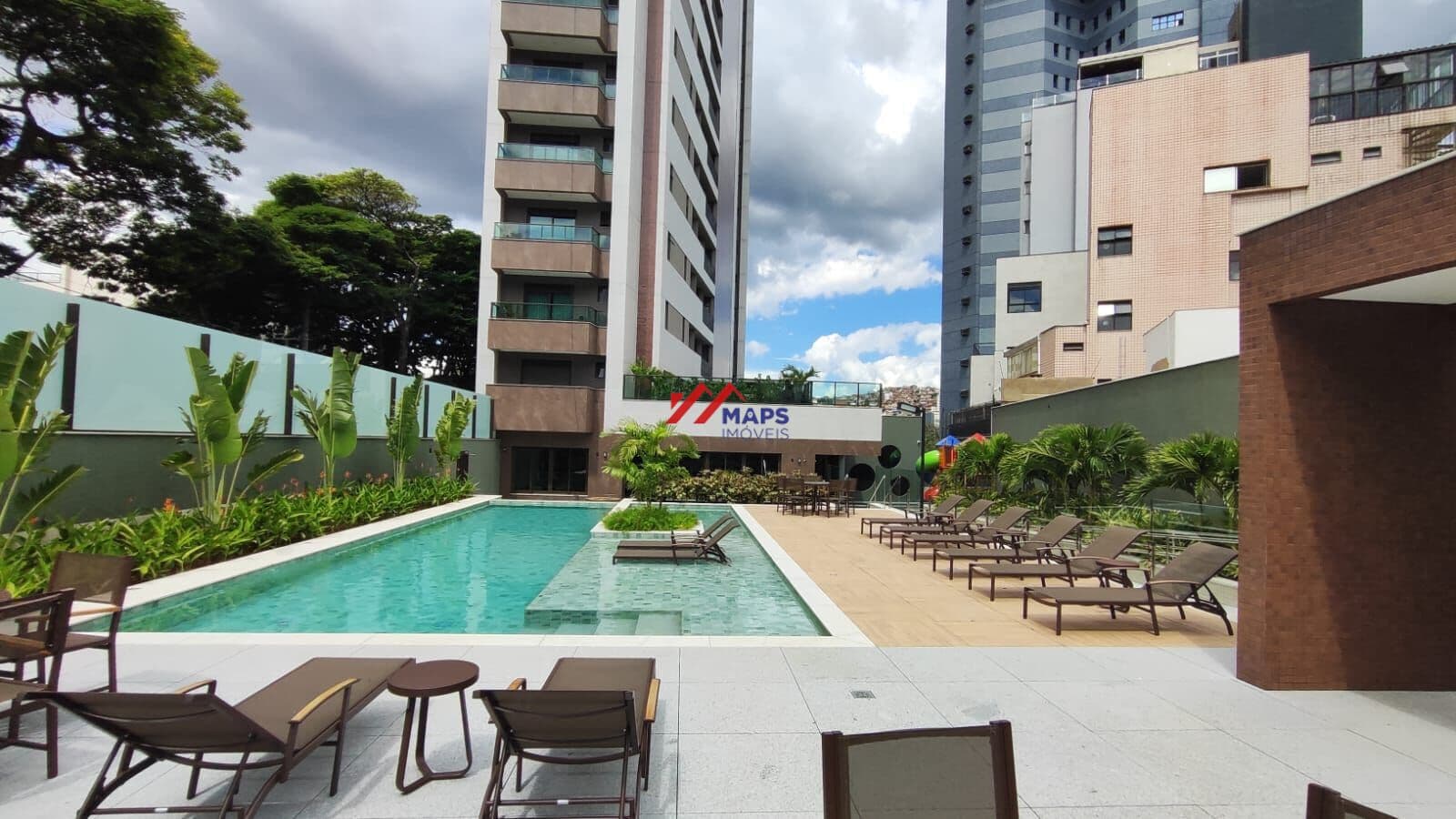 Apartamento com quatro quartos, duas suítes, três vagas de garagem, no bairro Serra - Belo Horizonte/MG.