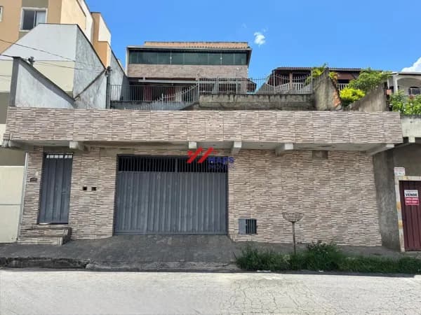 Casa com quatro quartos e três vagas de garagem no bairro Acaiaca - Belo Horizonte/MG.