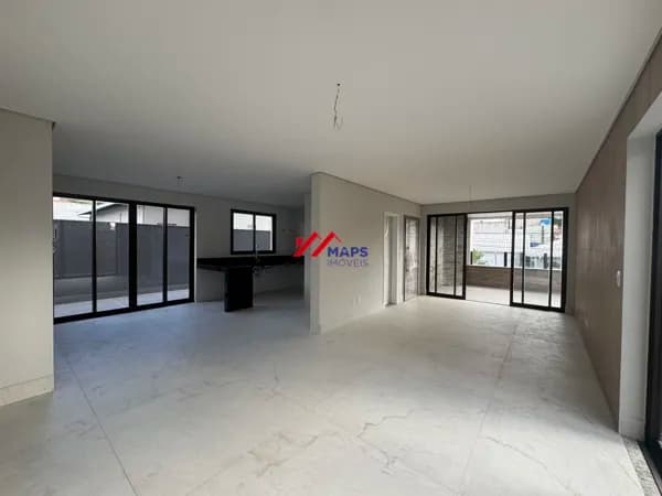 Área Privativa com quatro quartos, suíte, semi-suíte, três vagas de garagem no bairro Jaraguá - Belo Horizonte/MG.