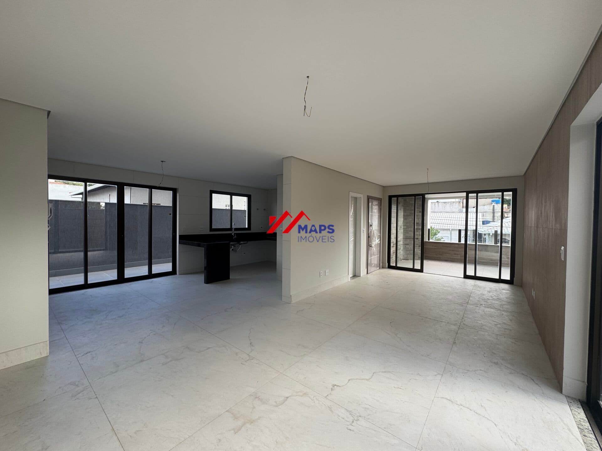 Área Privativa com quatro quartos, suíte, semi-suíte, três vagas de garagem no bairro Jaraguá - Belo Horizonte/MG.