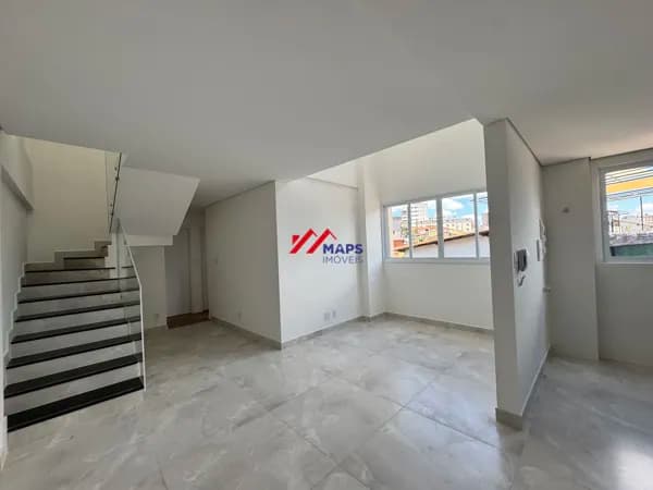 Cobertura com três quartos, suíte e duas vagas de garagem à venda no bairro Sagrada Família - Belo Horizonte/MG.