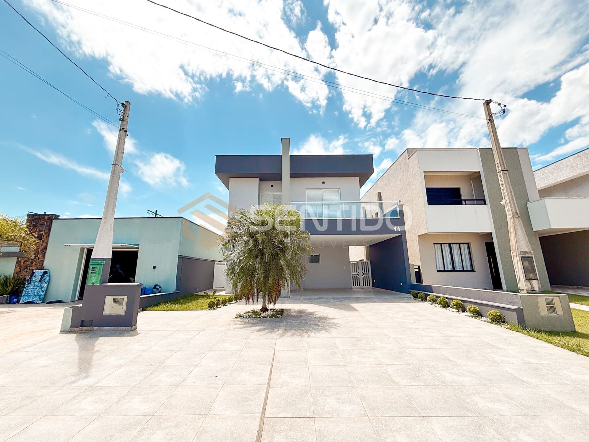 Sobrado à venda no Residencial Belize em Itanhaém | 4 dormitórios e Piscina Aquecida