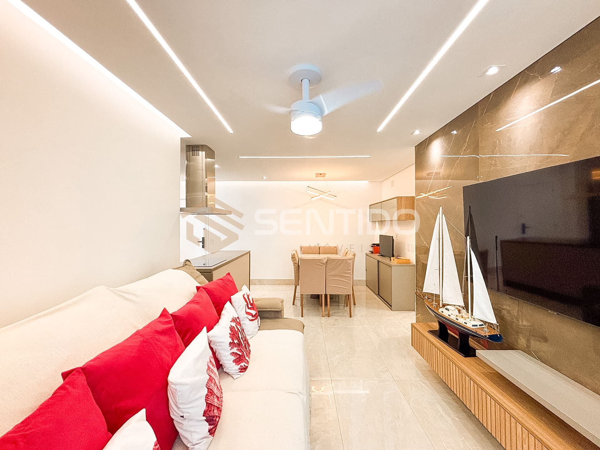 Apartamento em Itanhaém à Venda no Centro com 2 Dormitórios, Semimobiliado e 1 Vaga