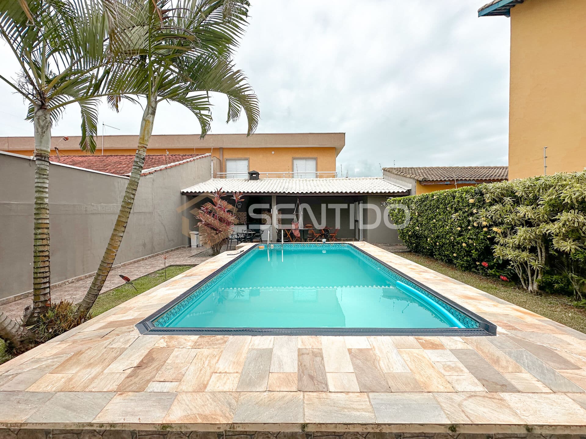 Casa Totalmente Mobiliada com 3 Dormitórios, Área de Lazer com Piscina e Gourmet - Itanhaém SP | Litoral Sul