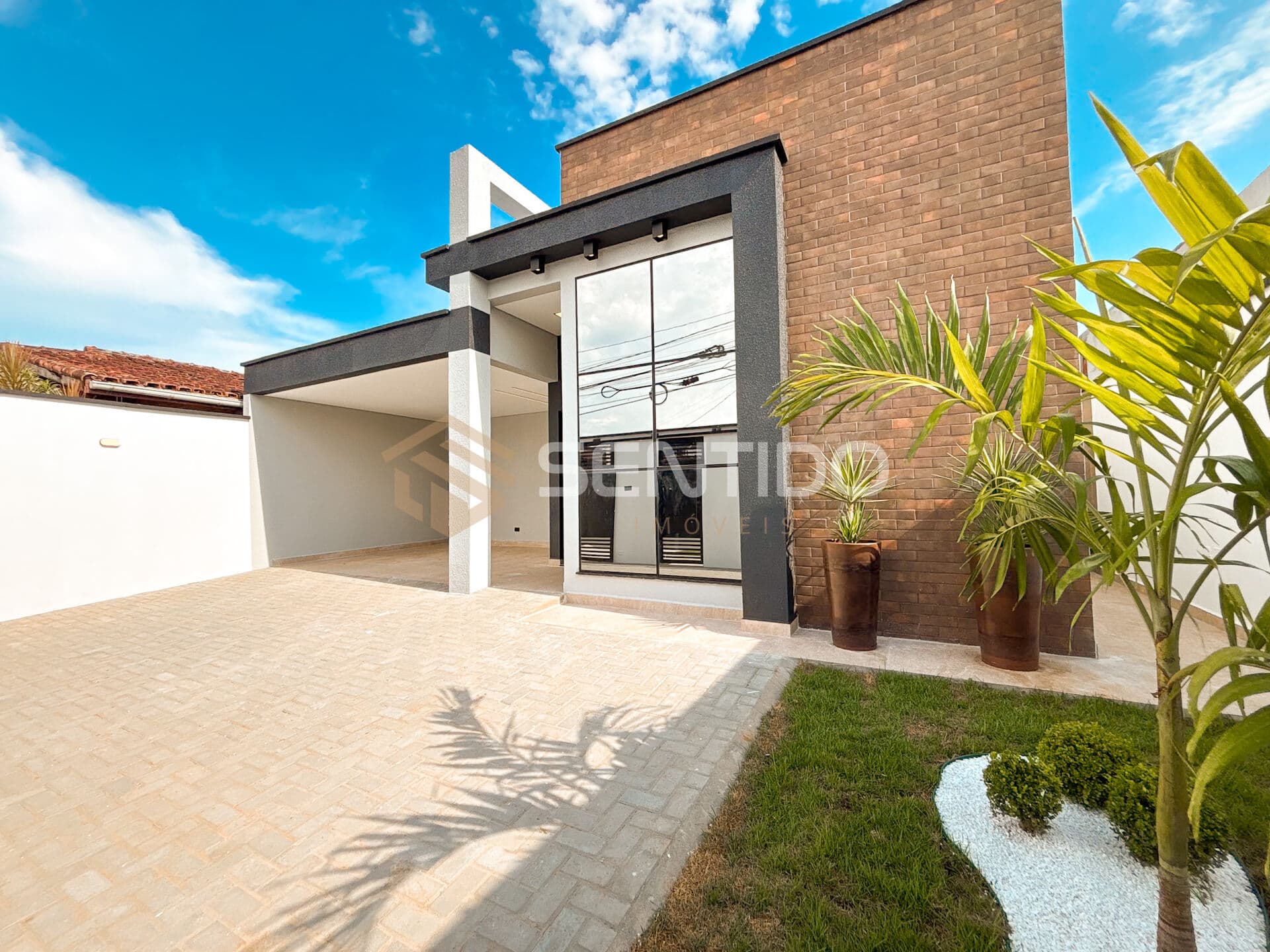 Casa nova à venda na Avenida Raul Cury em Itanhaém | 3 dormitórios, piscina e área gourmet