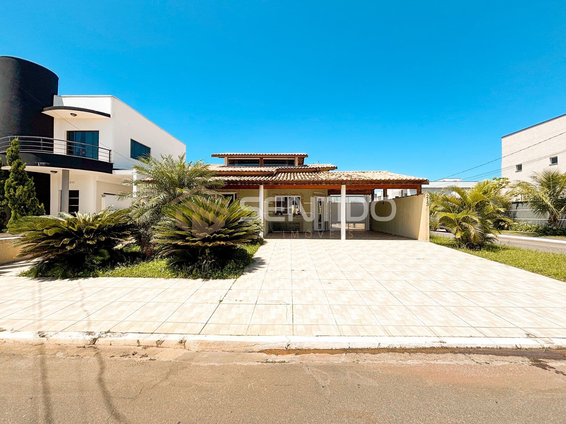 Casa Térrea à Venda no Residencial Belize em Itanhaém | 3 dormitórios, piscina e jacuzzi