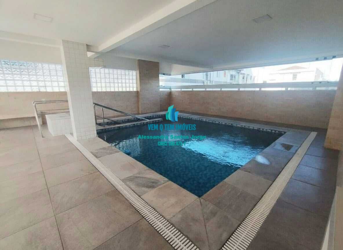 Apartamento com 2 dormitórios e 2 banheiros, varanda e lazer, em Vila Belmiro, Santos/SP