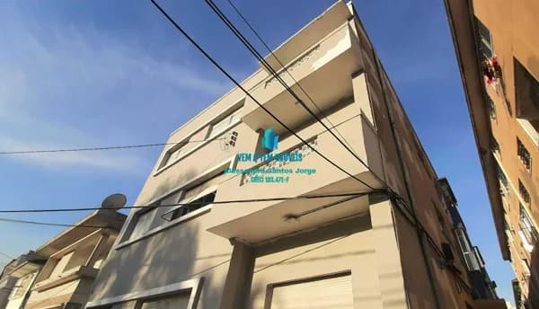 Apartamento 2 dormitórios e 2 banheiros VAGA SÓ MOTO Encruzilhada em Santos.