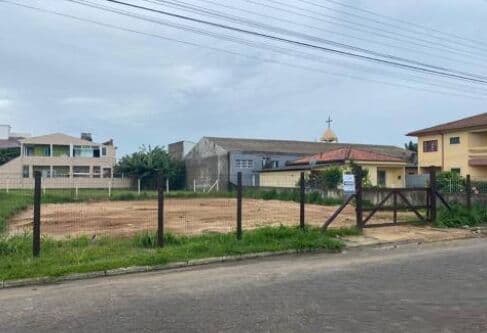 Terreno na Av. Principal da Ponta do Papagaio