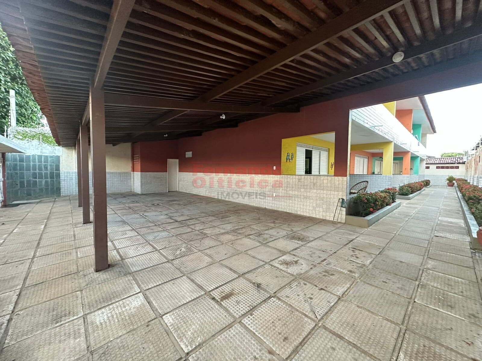 CASA DUPLEX EM CONDOMÍNIO FECHADO PROXÍMO A PRAIA