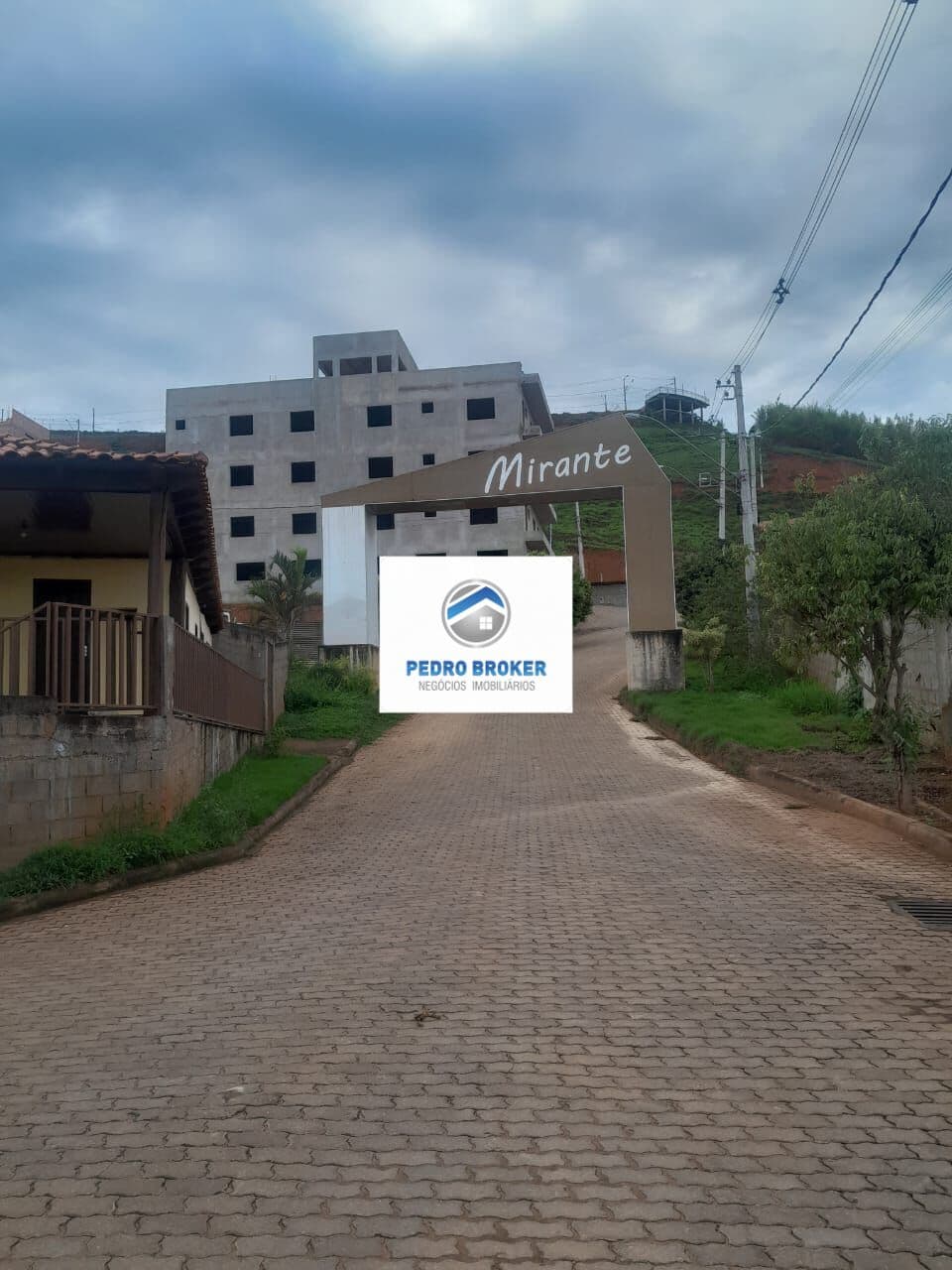 Oportunidade de investimento! Mirante Jequeri lote 300m2 declive ideal para predio!