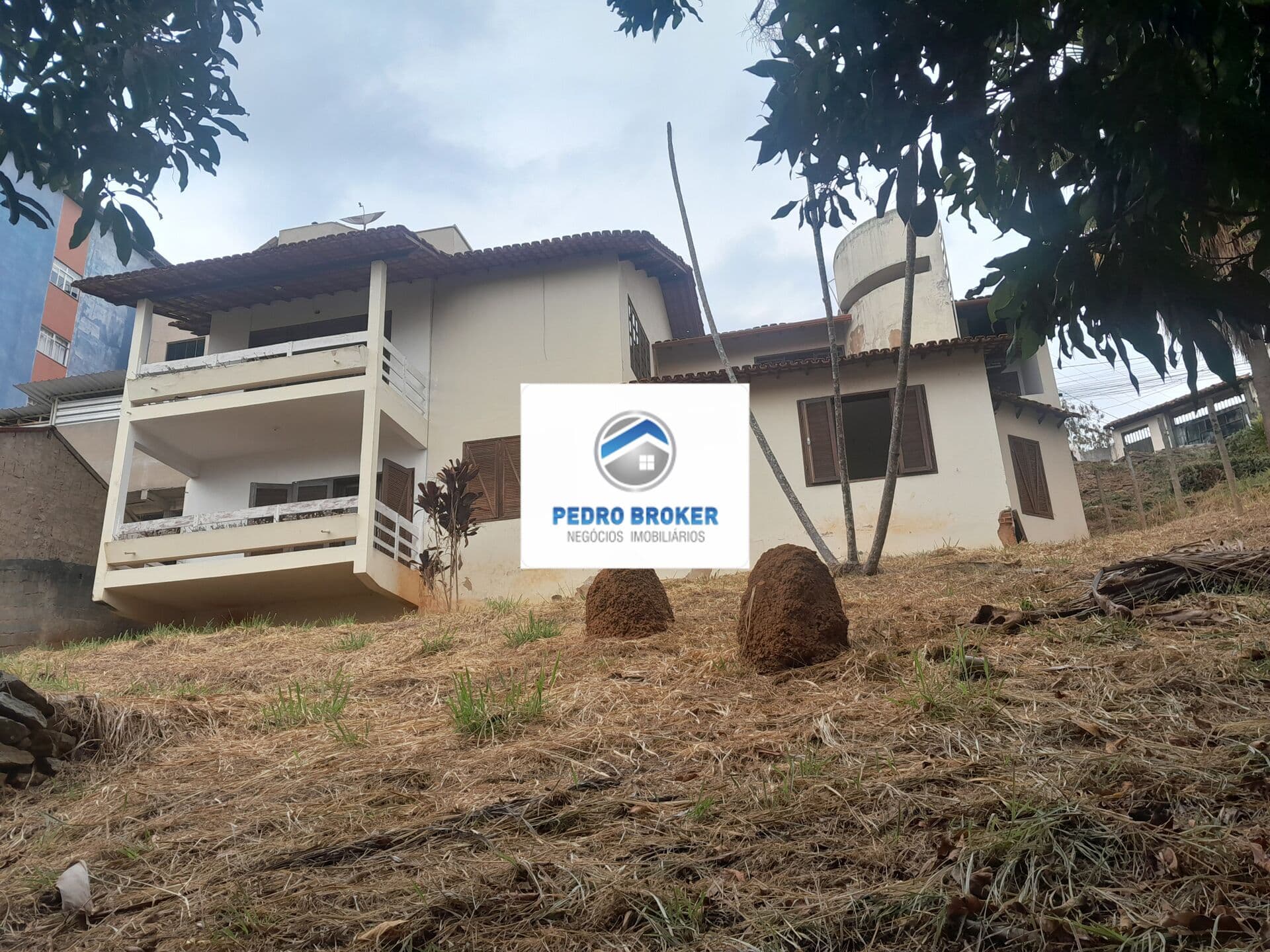 Casa Térrea em lote 855m2, necessita reforma! òtimo preço!
