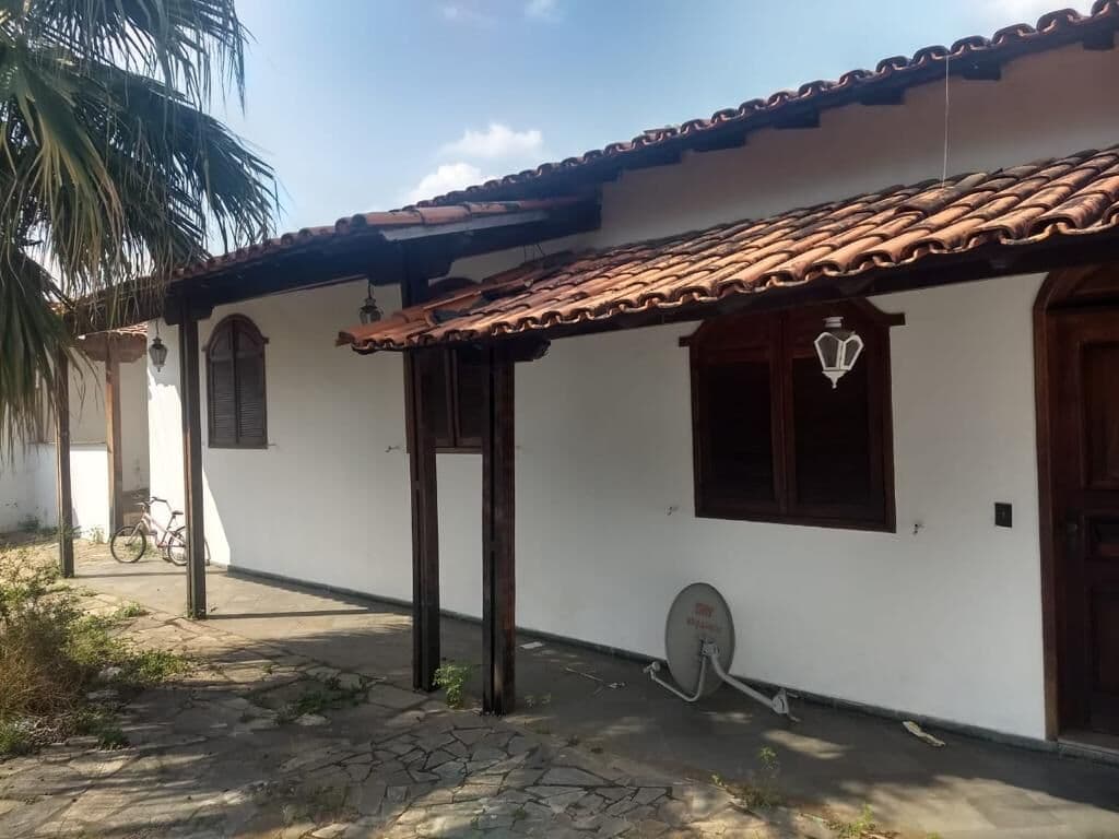 Casa próxima a estação do metrô Floramar, Belo Horizonte/MG