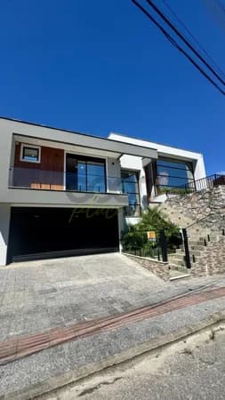Casa Alto Padrão na Pedra Branca.