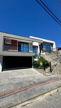 Casa Alto Padrão na Pedra Branca.