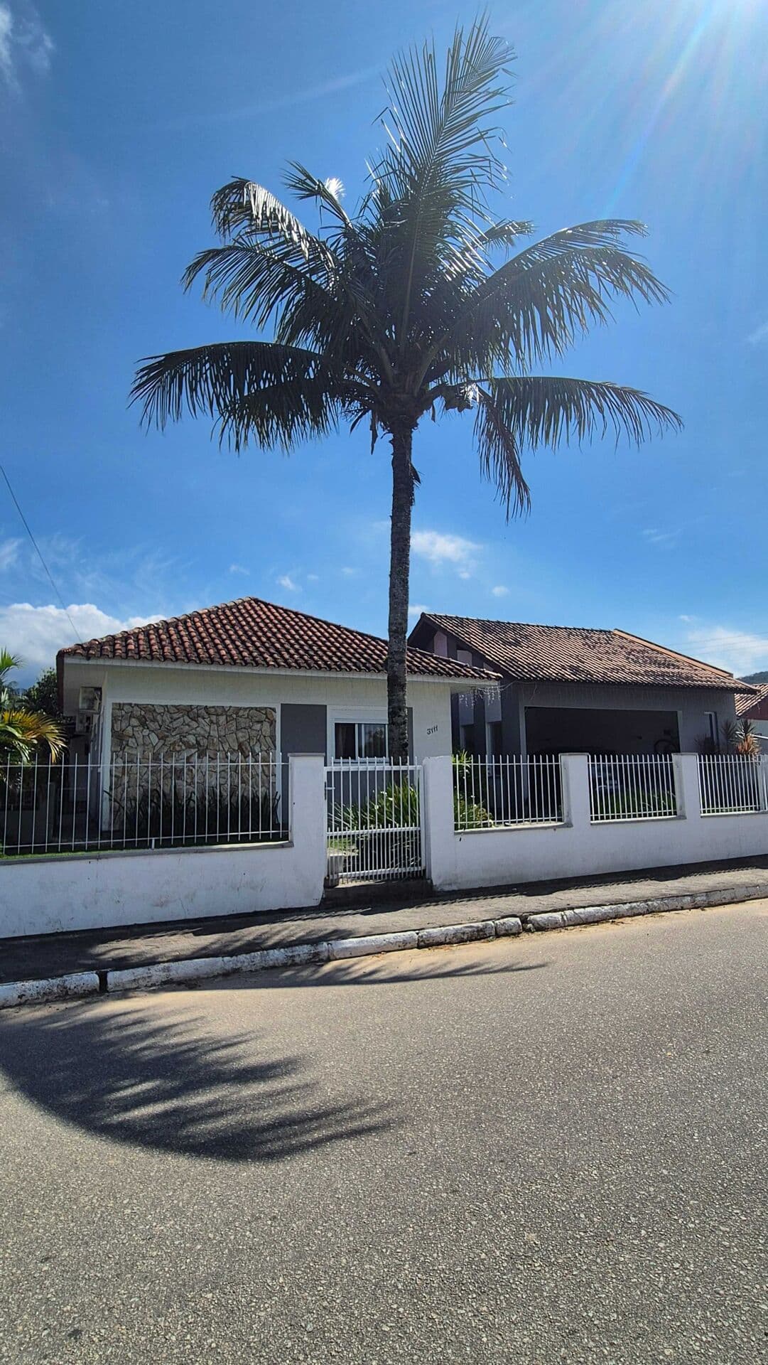 Casa 3 Dorm (1 Suíte) com piscina e área goumert