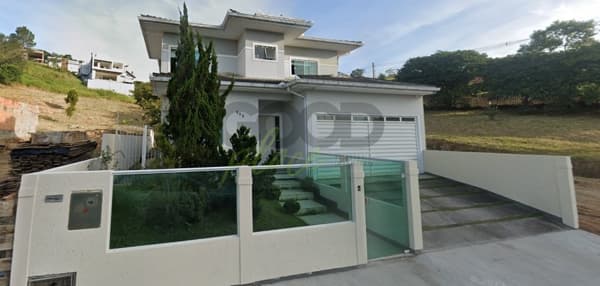 Excelente casa no bairro Pedra Branca.