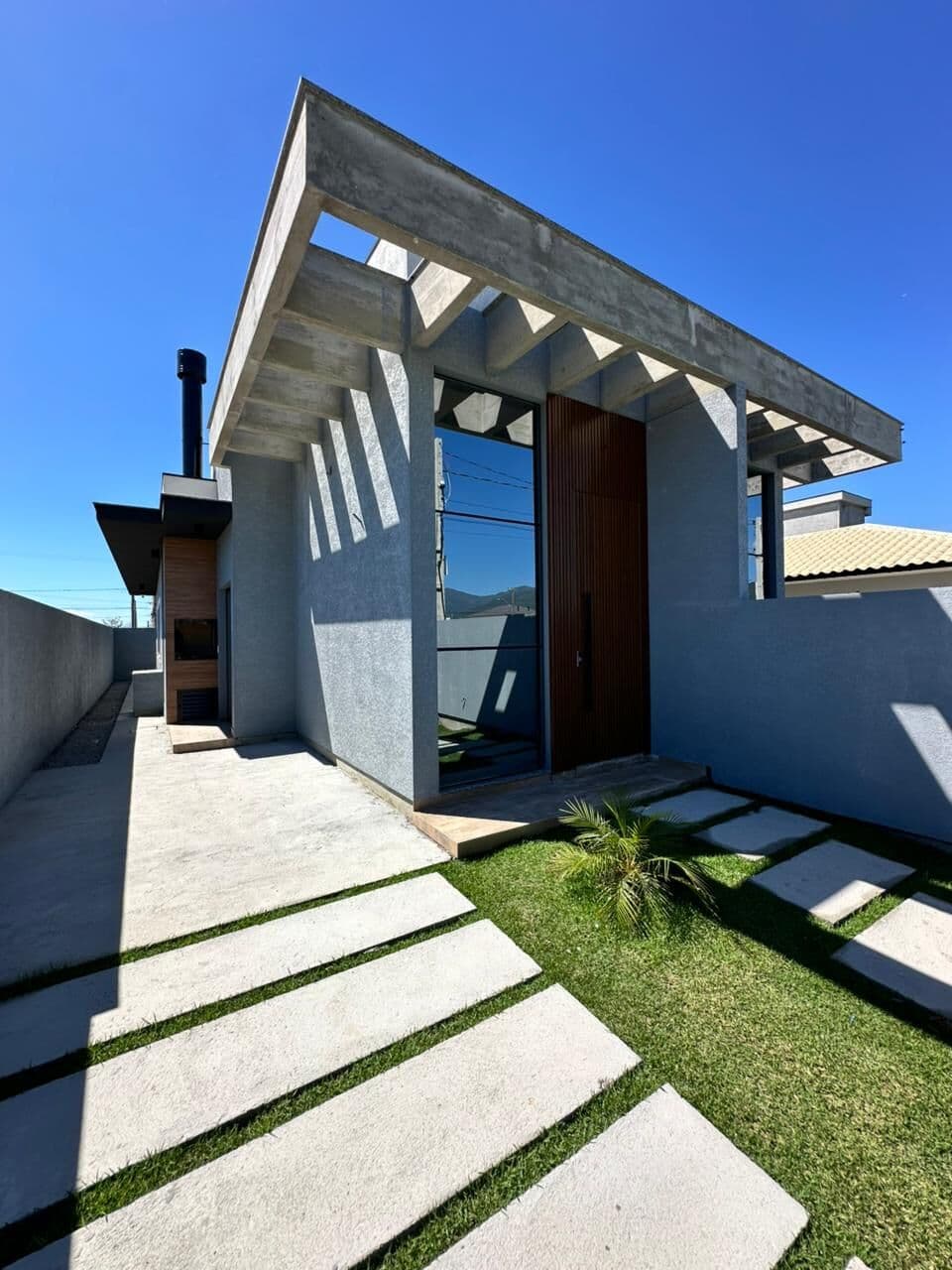 Casa de 3 dormitórios com suíte à venda em Palhoça