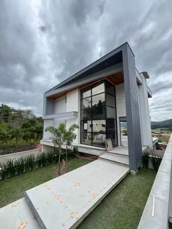 Casa em Santo Amaro da Imperatriz - São Francisco