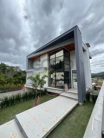 Casa em Santo Amaro da Imperatriz - São Francisco