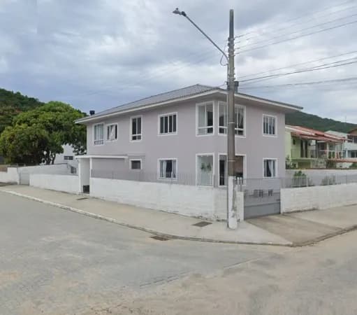 Prédio à venda com 4 apartamentos na Praia de Fora em Palhoça SC