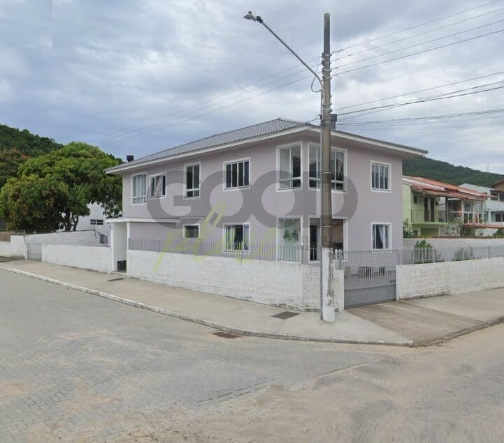 Prédio à venda com 4 apartamentos na Praia de Fora em Palhoça SC
