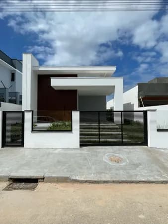 Excelente Casa Térrea com 127m², aproximadamente 4km da BR 101, ao lado da Avenida das Torres!