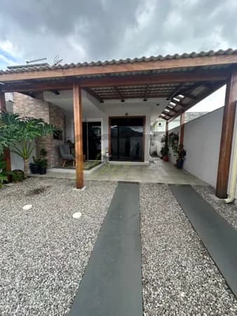 Casa na Barra do Aririú