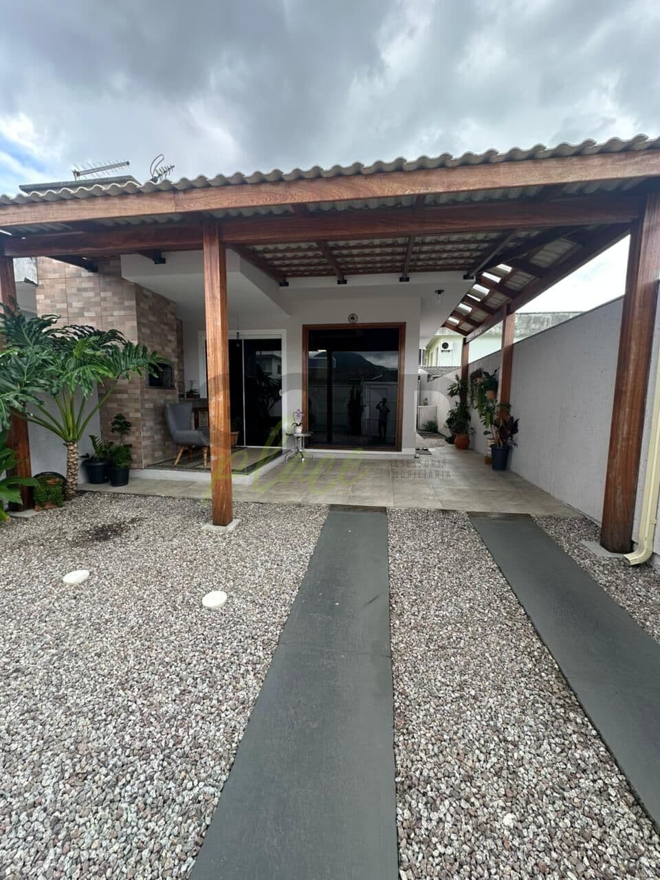 Casa na Barra do Aririú
