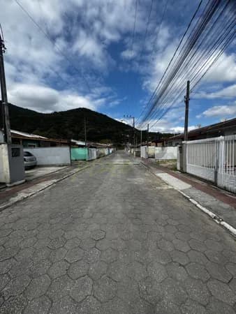 Casa Padrão à venda em condominio fechado em Santo Amaro da Imperatriz