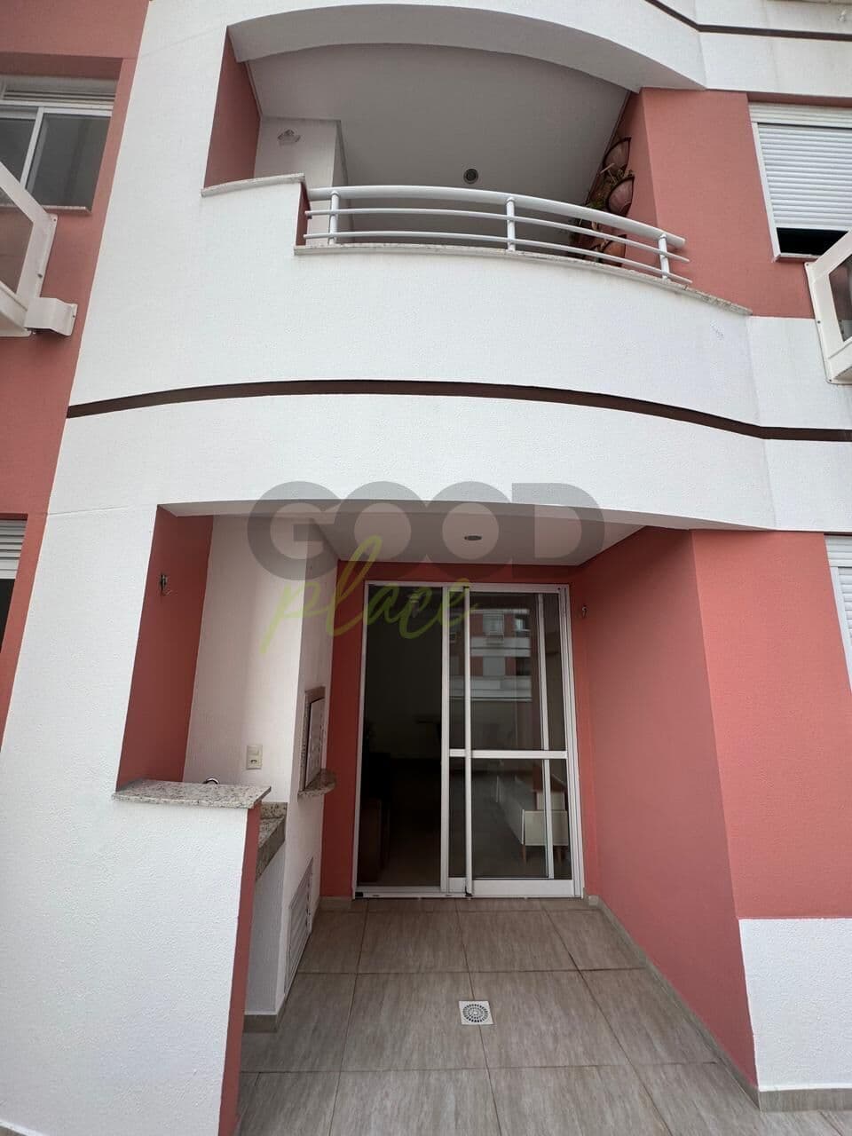 Apartamento à venda em Barreiros, São José.