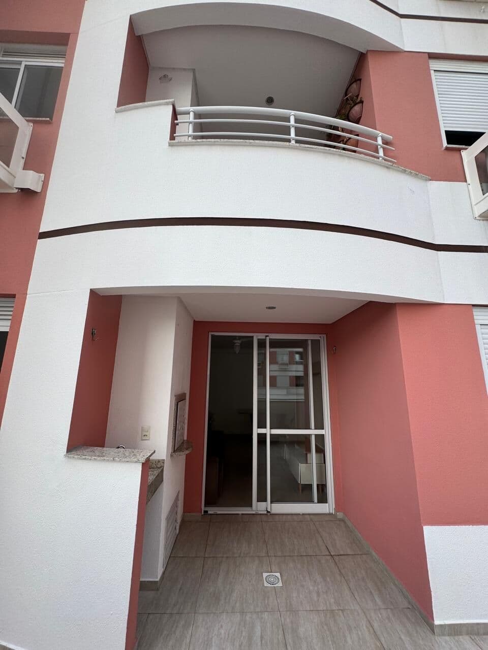 Apartamento à venda em Barreiros, São José.
