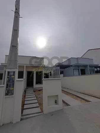 Linda casa geminada à venda em Palhoça SC