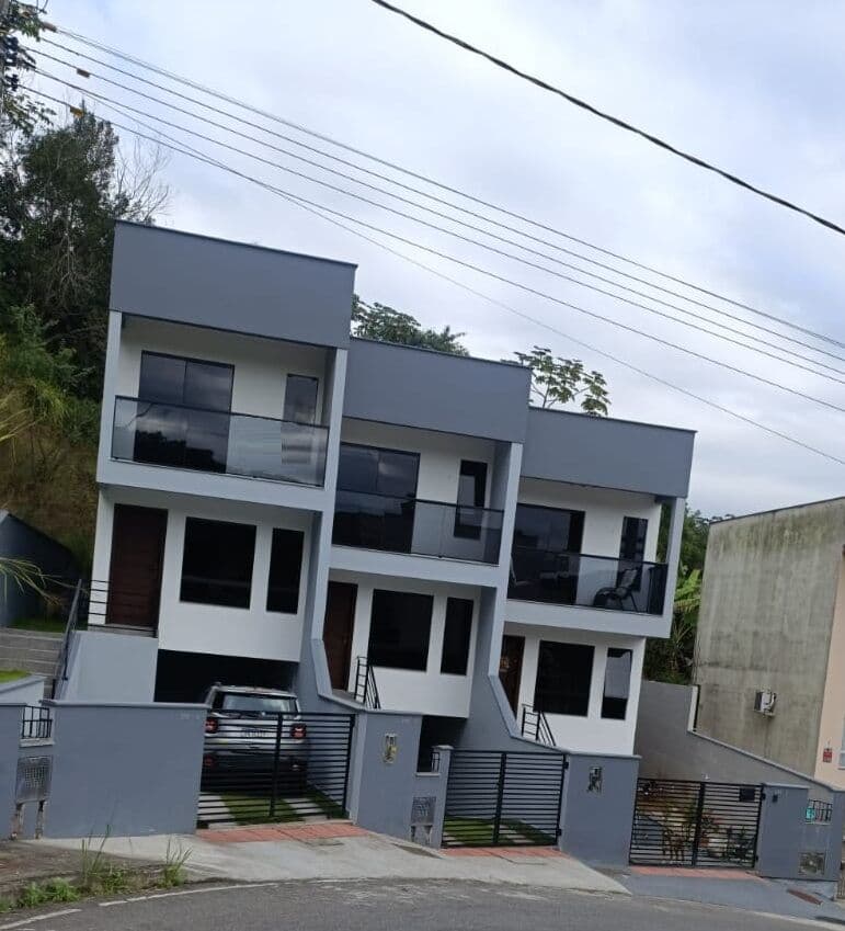 Sobrado novo a venda em São José SC