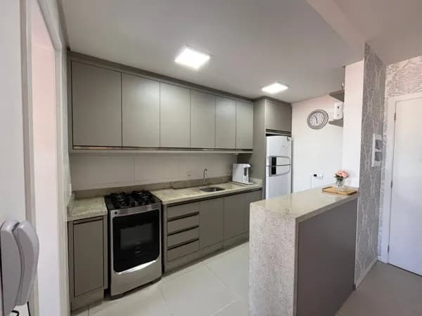 Apartamento no Pagani com 3 dormitórios.