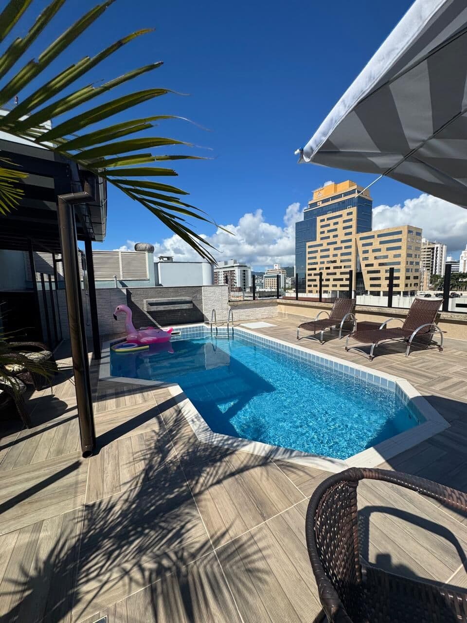 Apartamento vista mar à venda na Cobertura em Florianópolis