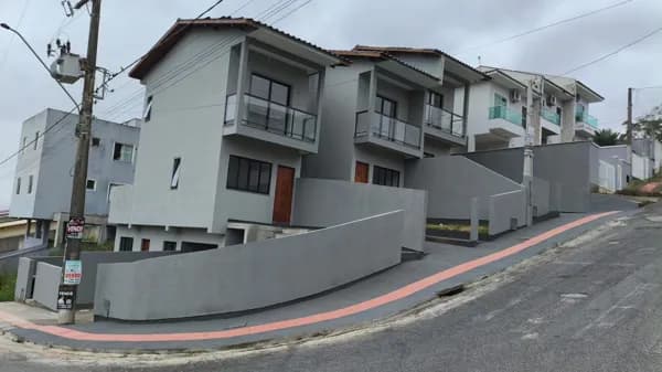 Sobrado à venda no Jardins 3 em Palhoça SC