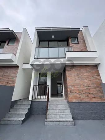 Sobrado em São José - Serraria