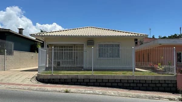 Linda Casa à venda em São José com 3 Dorms