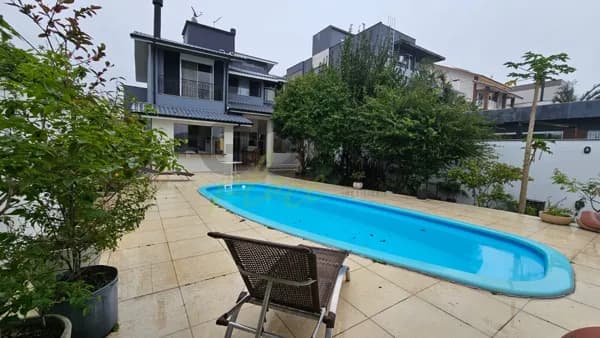 Casa na Pedra Branca em Palhoça.