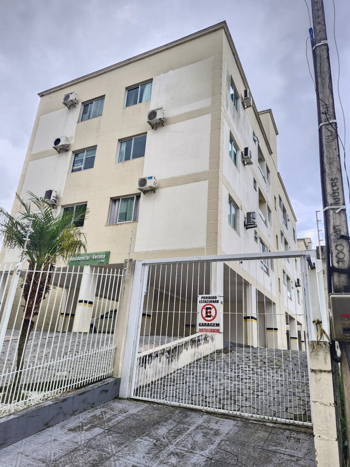 Apartamento em Pedra Branca - Centro