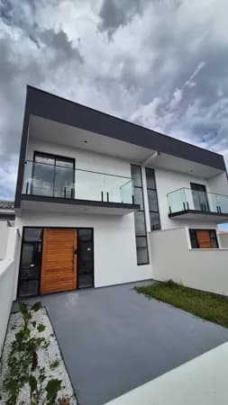 Sobrados 3 Dorm (1 Suite) 118m² A.Priv. R$ 590mil